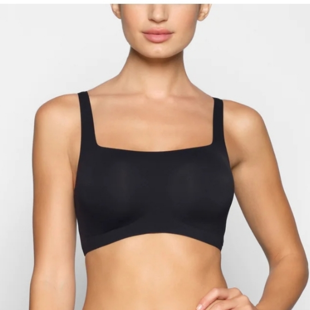 Skims wireless bra. 34DD
